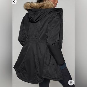 Athleta Summit Parka Faux Fur Hood Water Repellent Quilted Black Winter Coat